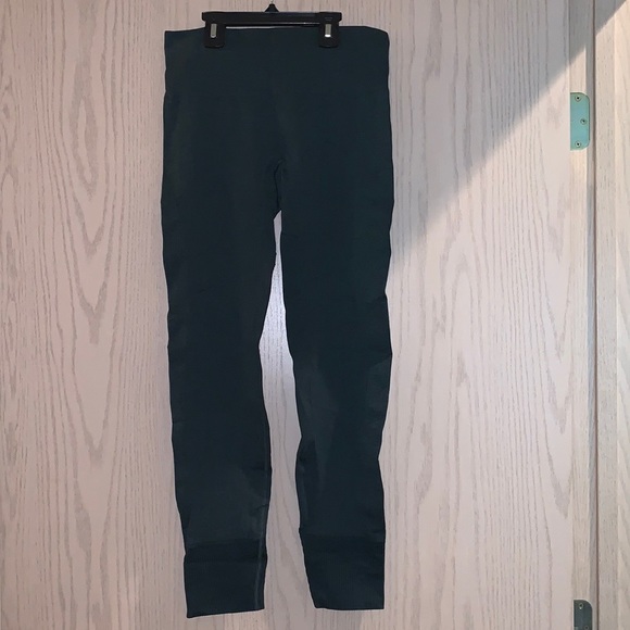 Lululemon Ebb to Street leggings size 8 - Picture 2 of 3